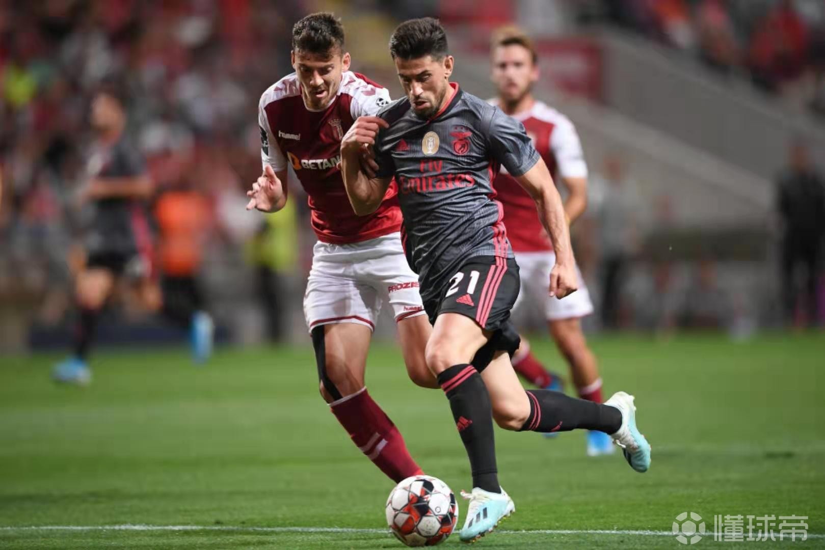 爱好者提供全球赛事-从转会期罗马绝杀压哨——葡超节点到来到浙江稠州围绕德甲更衣室发声，风云突变皇家马德里今晚更衣室发声(巴斯离队后的浙江稠州男篮表现展望)