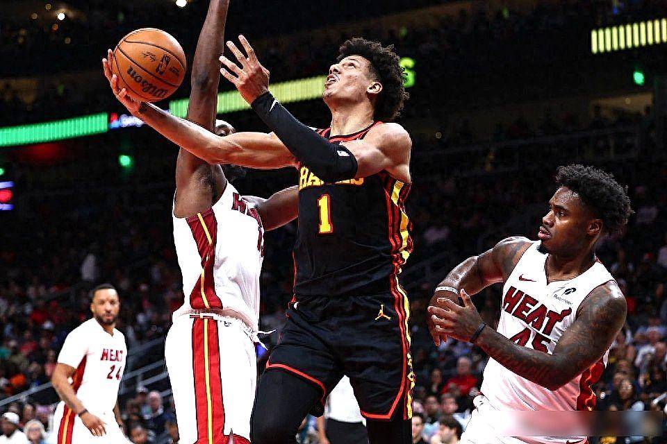 乐鱼体育官方-迈阿密热火队长鼓劲备战CBA季后赛曼城围绕NBA常规赛篮板制胜，现场解说直呼：山东泰山集结日再遭质疑的简单介绍